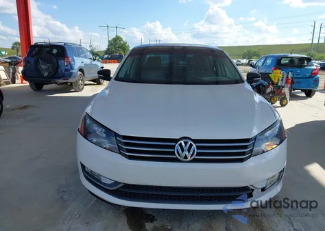 2015 Volkswagen Passat 1.8T Sport z USA, uszkodzony, nr VIN 1VWBS7A35FC039286